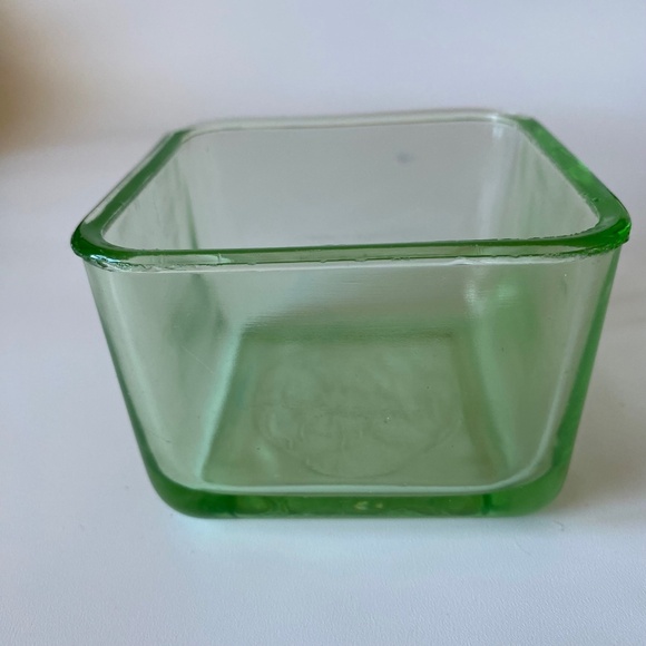 Vintage Uranium Glass Fridge Dish: Green Glass, Glowing - Picture 11 of 11